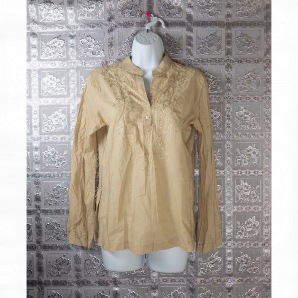 NWT  Erik Stewart Beige Tan Floral Embellished Top